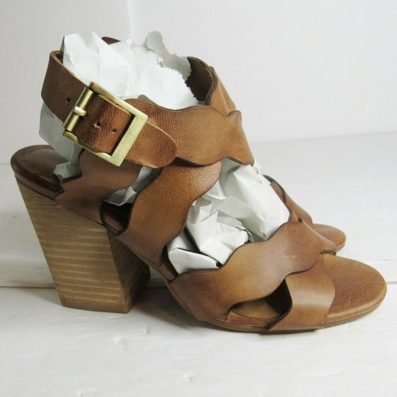 ANTELOPE COLLECTION Tan Leather SCALLOPED Block Heel SANDALS SZ 38 / 7-7.5 - Picture 4 of 8